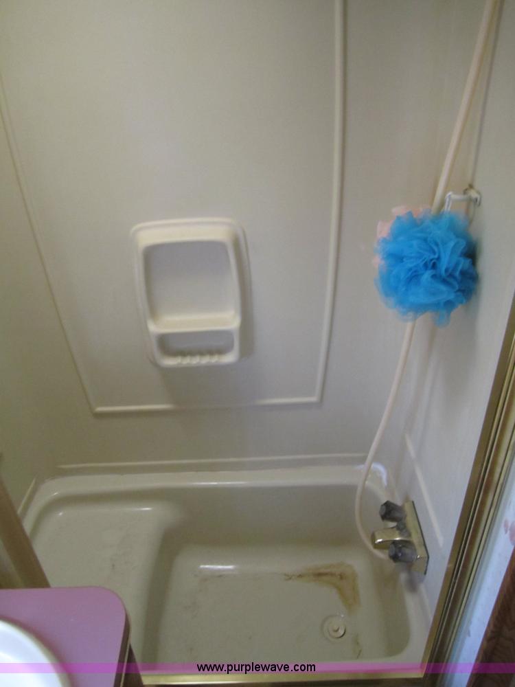 image for item 3070 1991 Kountry Star 35' camper