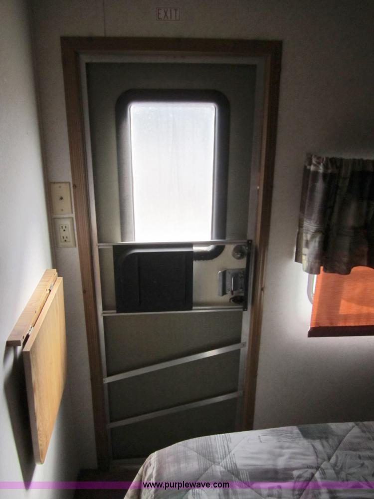 image for item 3070 1991 Kountry Star 35' camper