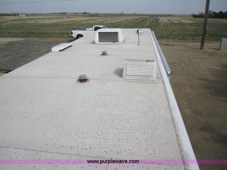 image for item 3070 1991 Kountry Star 35' camper