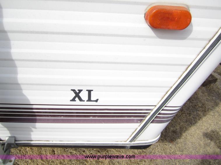 image for item 3070 1991 Kountry Star 35' camper