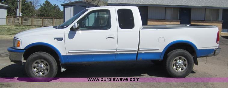 image for item 3074 1998 Ford F250 XLT Supercab pickup truck