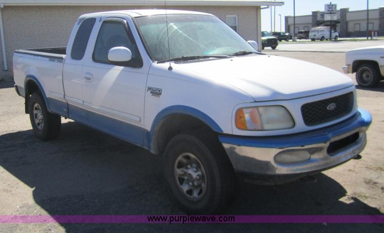 image for item 3074 1998 Ford F250 XLT Supercab pickup truck
