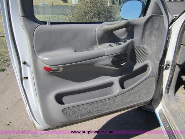 image for item 3074 1998 Ford F250 XLT Supercab pickup truck