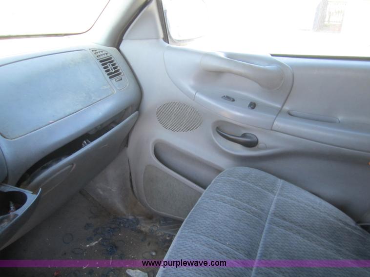 image for item 3074 1998 Ford F250 XLT Supercab pickup truck