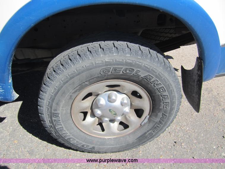 image for item 3074 1998 Ford F250 XLT Supercab pickup truck