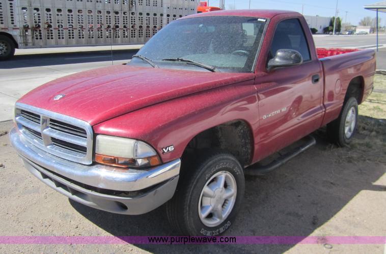 image for item 3075 1999 Dodge Dakota SLT pickup truck
