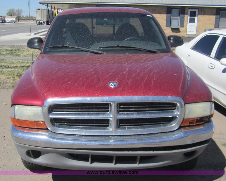 image for item 3075 1999 Dodge Dakota SLT pickup truck