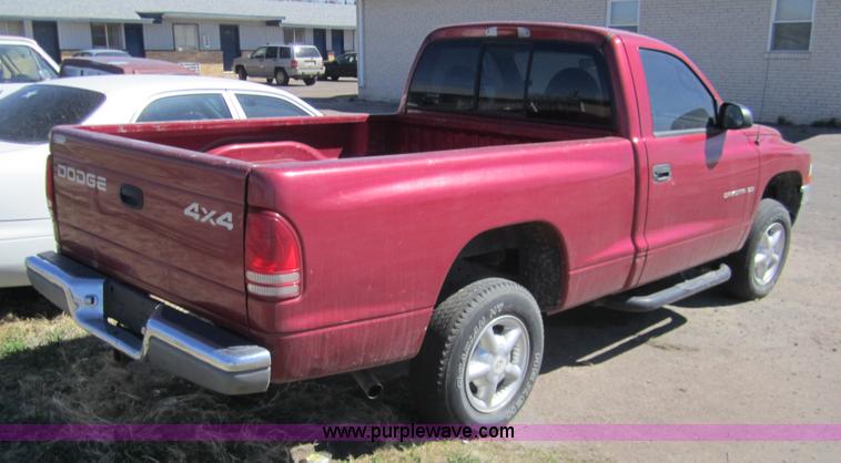 image for item 3075 1999 Dodge Dakota SLT pickup truck