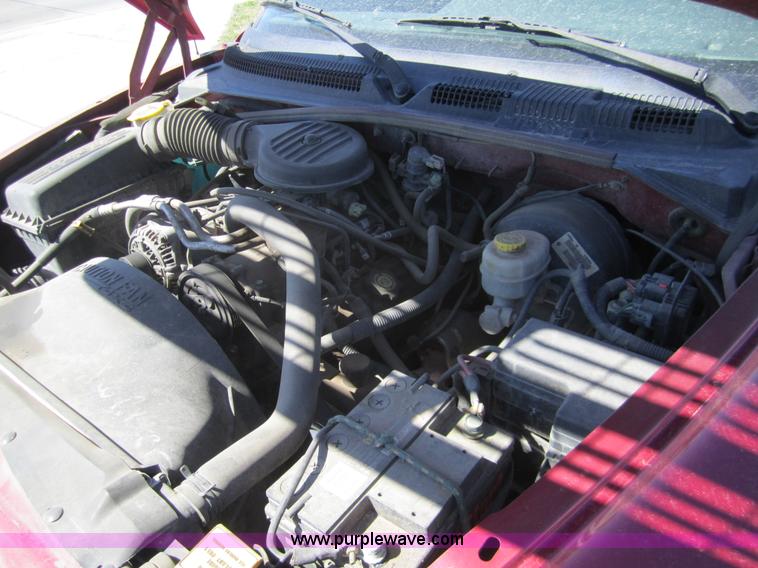 image for item 3075 1999 Dodge Dakota SLT pickup truck