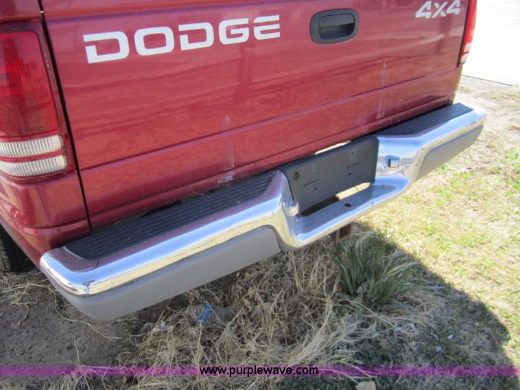 image for item 3075 1999 Dodge Dakota SLT pickup truck