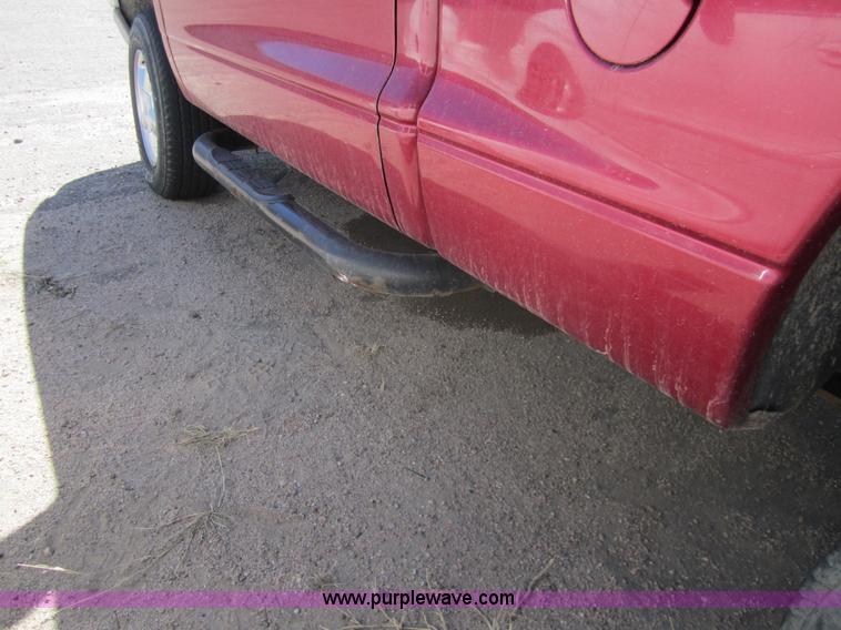 image for item 3075 1999 Dodge Dakota SLT pickup truck