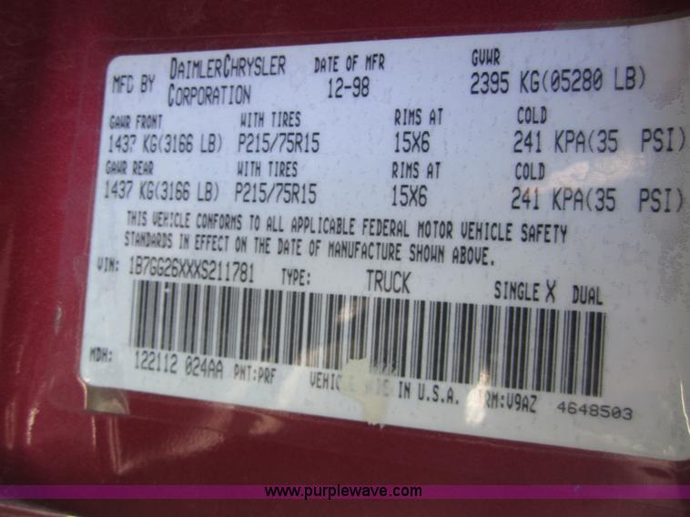 image for item 3075 1999 Dodge Dakota SLT pickup truck