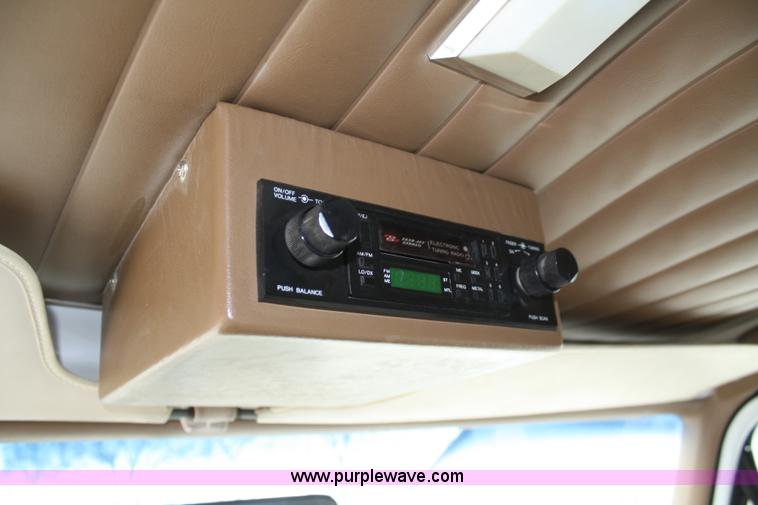 image for item 4684 1987 Ford Econoline E350 XL ambulance