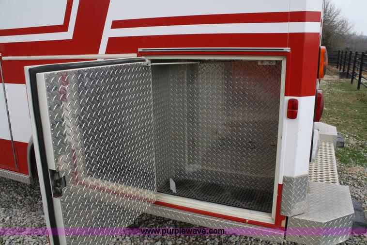 image for item 4684 1987 Ford Econoline E350 XL ambulance