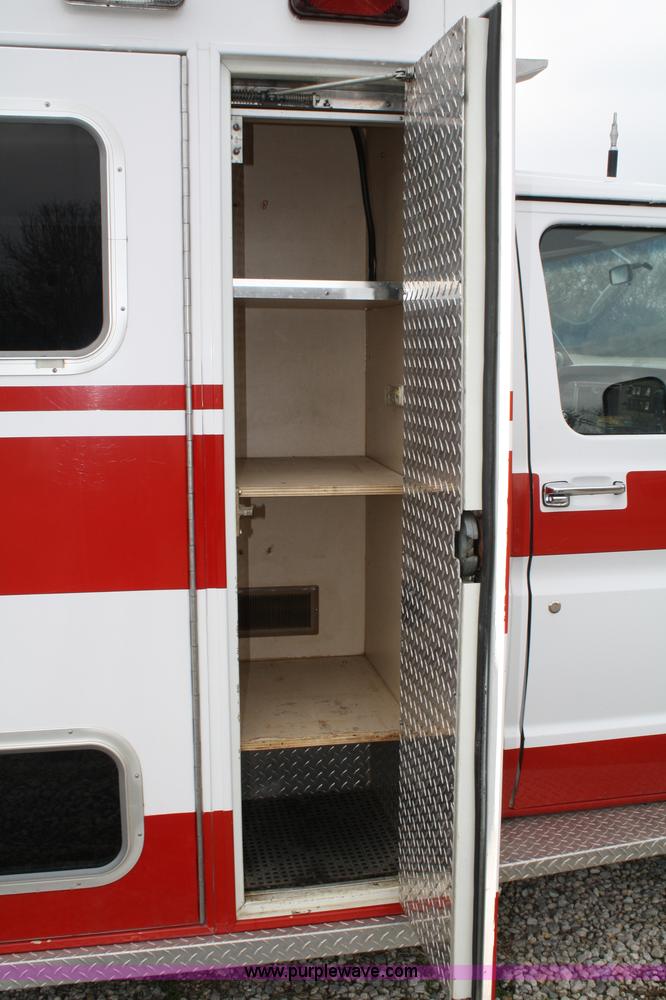 image for item 4684 1987 Ford Econoline E350 XL ambulance