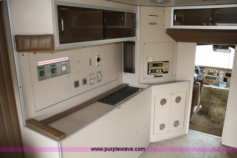 image for item 4684 1987 Ford Econoline E350 XL ambulance