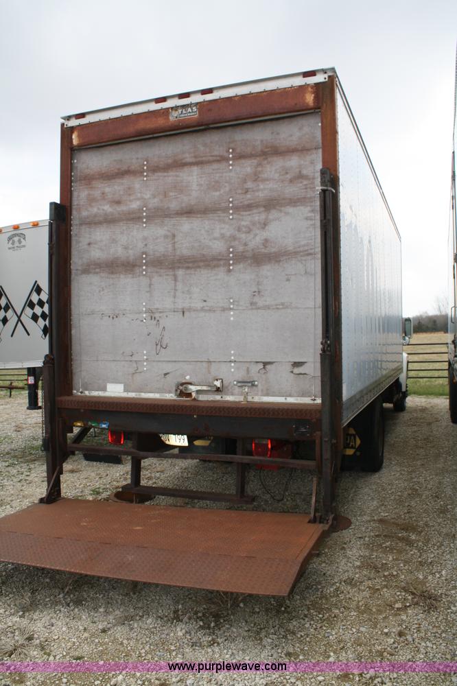 image for item 4685 1987 Ford F700 box truck with lift gate