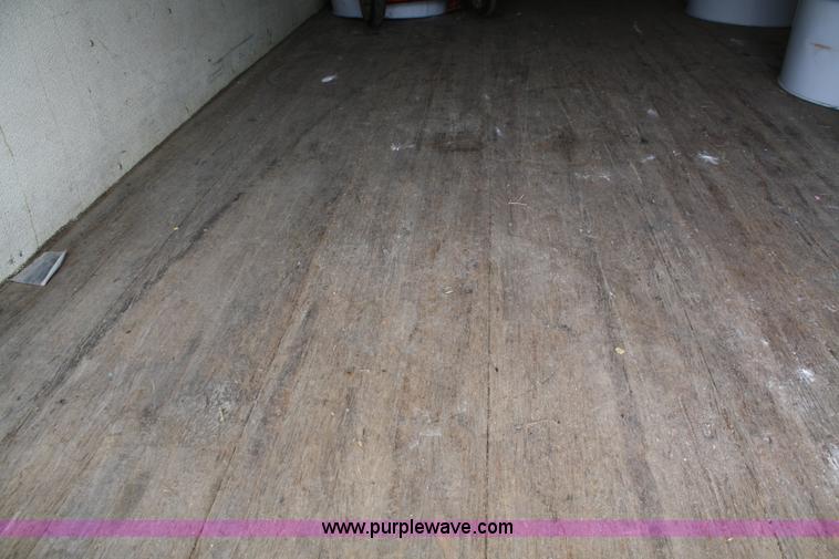 image for item 4685 1987 Ford F700 box truck with lift gate