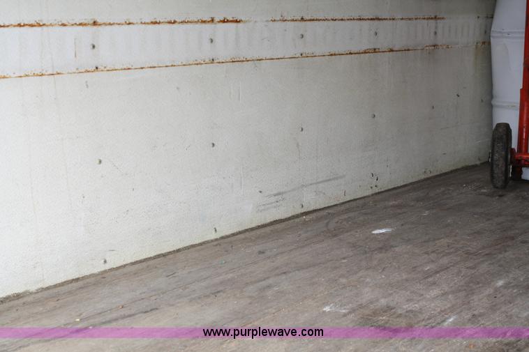 image for item 4685 1987 Ford F700 box truck with lift gate