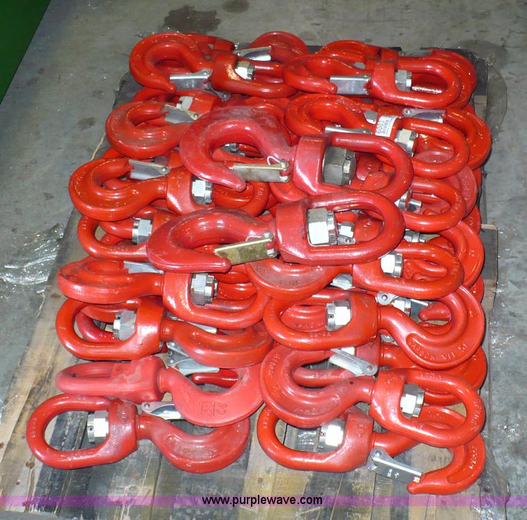 image for item 6003 Swivel lifting hooks with latches