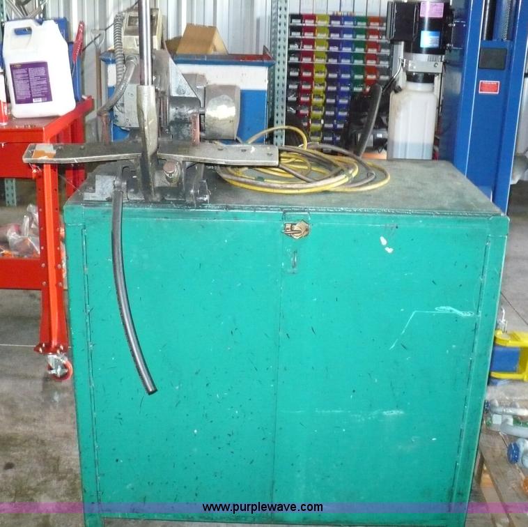 image for item 6005 Aeroquip C hose cutting machine