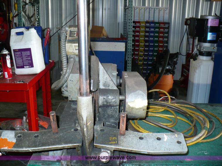 image for item 6005 Aeroquip C hose cutting machine