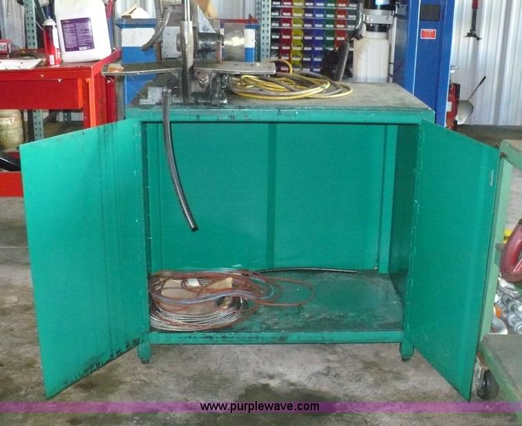 image for item 6005 Aeroquip C hose cutting machine