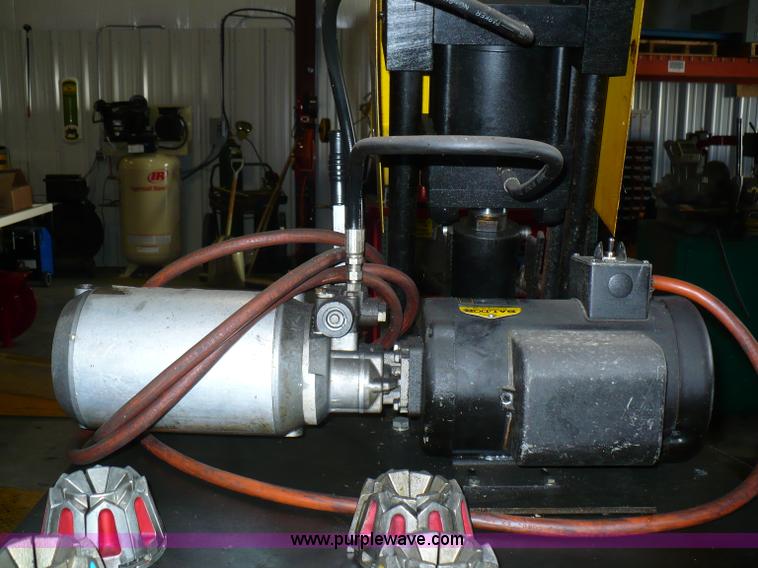 image for item 6006 Parke hose crimping machine