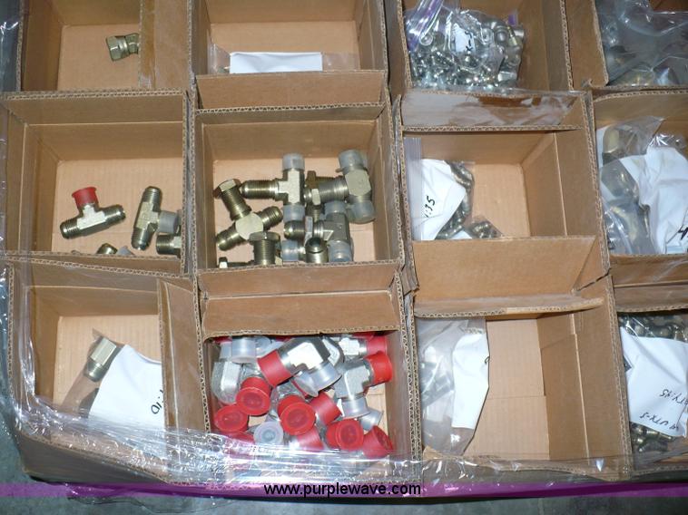 image for item 6009 Parker fittings/adapters