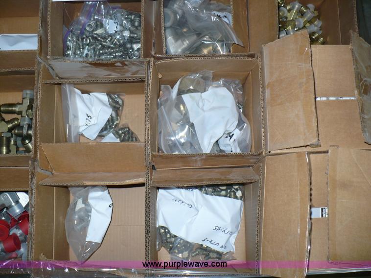 image for item 6009 Parker fittings/adapters