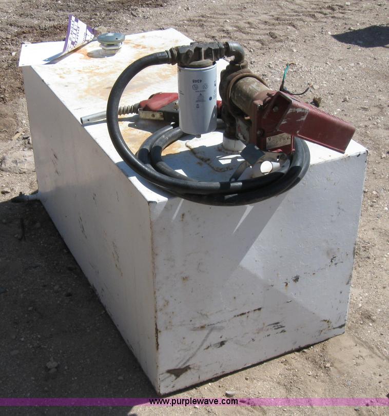 image for item 7006 Fuel tank and pump