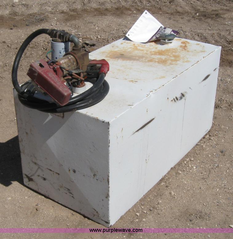 image for item 7006 Fuel tank and pump