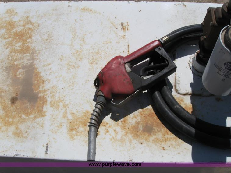 image for item 7006 Fuel tank and pump