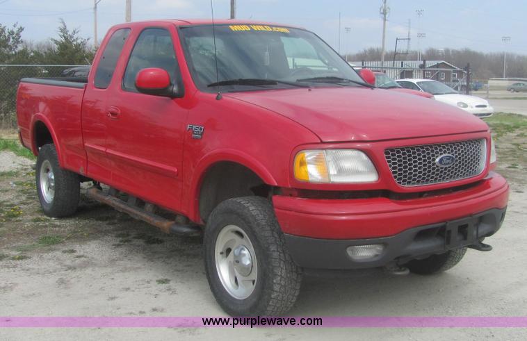 image for item 7010 2000 Ford F150 XLT Sport Supercab pickup truck