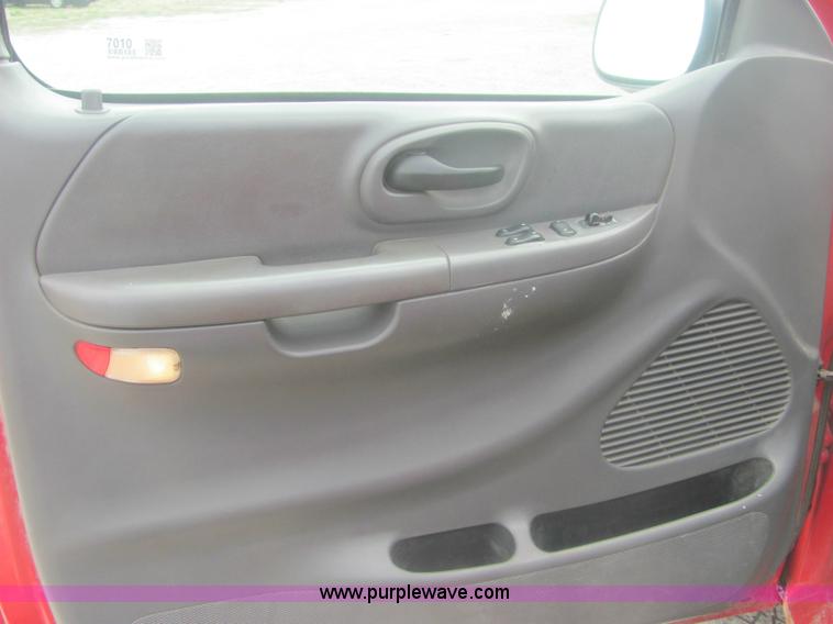 image for item 7010 2000 Ford F150 XLT Sport Supercab pickup truck