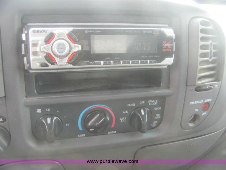 image for item 7010 2000 Ford F150 XLT Sport Supercab pickup truck