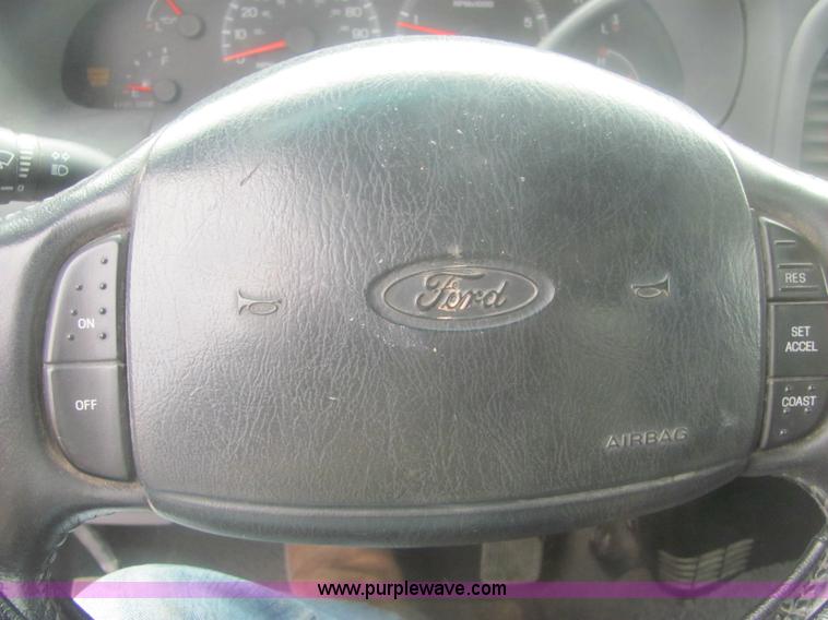 image for item 7010 2000 Ford F150 XLT Sport Supercab pickup truck