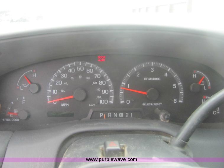 image for item 7010 2000 Ford F150 XLT Sport Supercab pickup truck