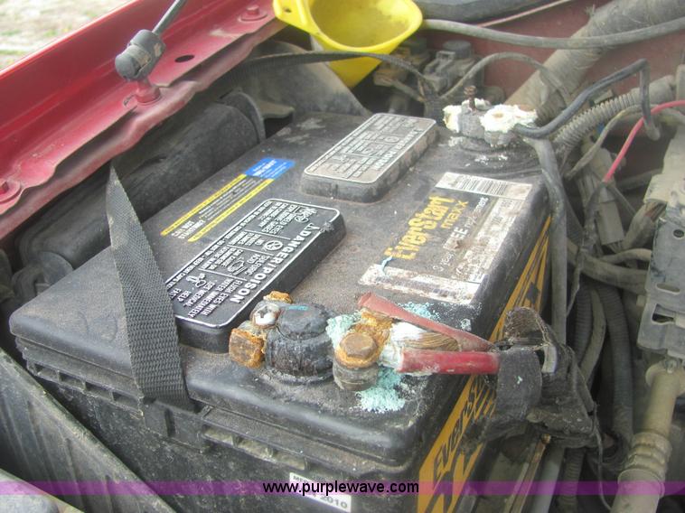 image for item 7010 2000 Ford F150 XLT Sport Supercab pickup truck