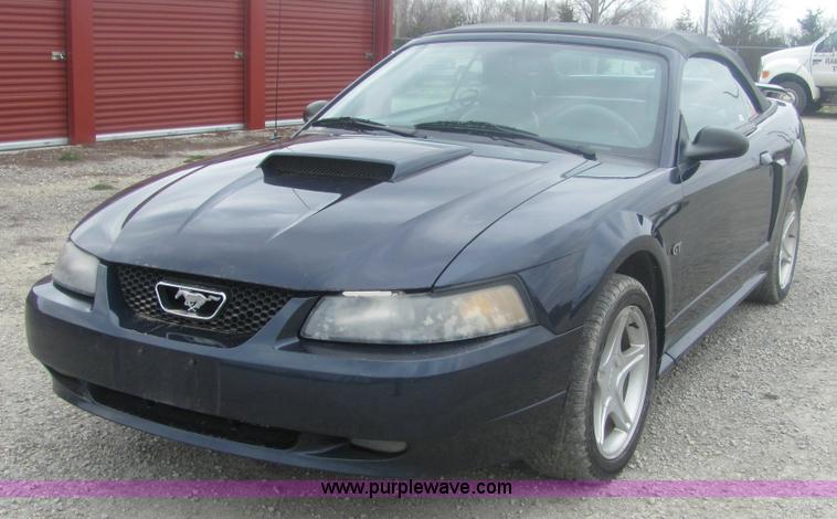 image for item 7011 2001 Ford Mustang GT convertible