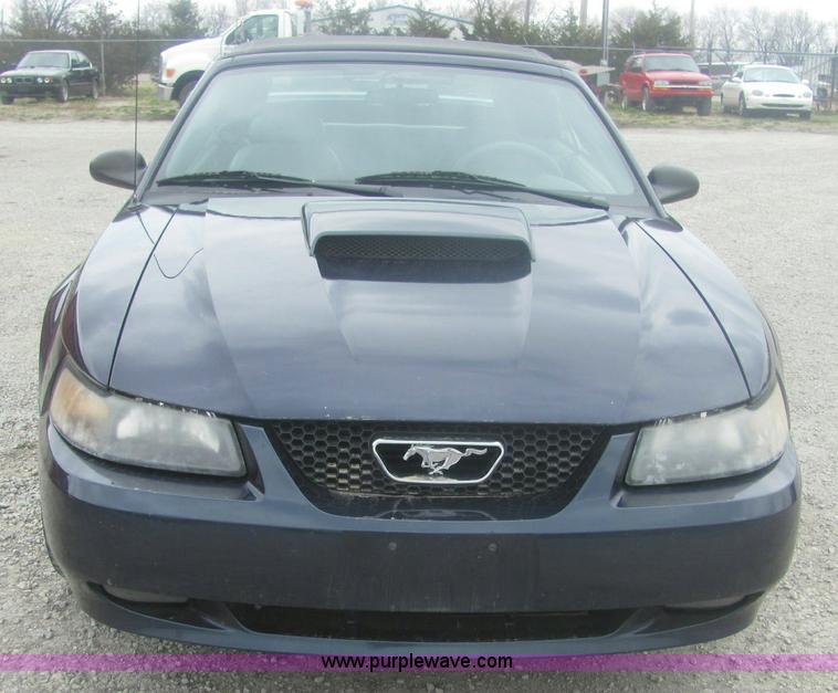 image for item 7011 2001 Ford Mustang GT convertible