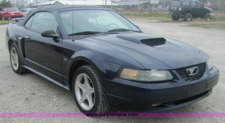 image for item 7011 2001 Ford Mustang GT convertible