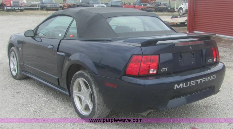 image for item 7011 2001 Ford Mustang GT convertible