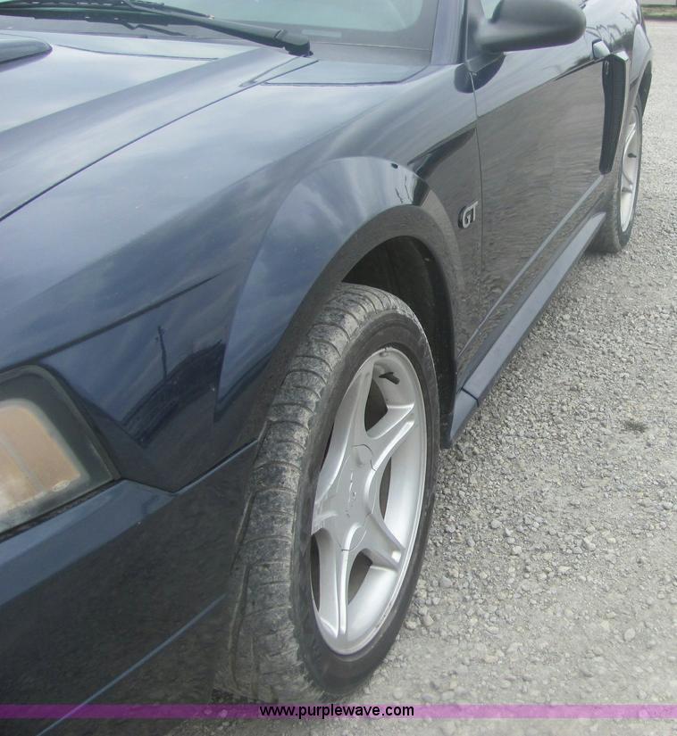 image for item 7011 2001 Ford Mustang GT convertible