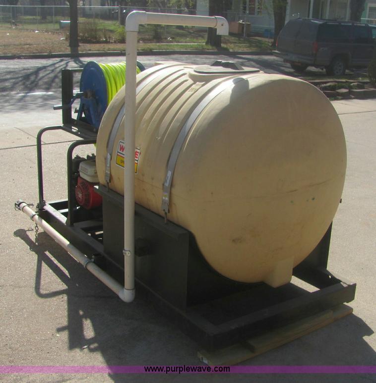 image for item 7014 Wylie portable spray unit