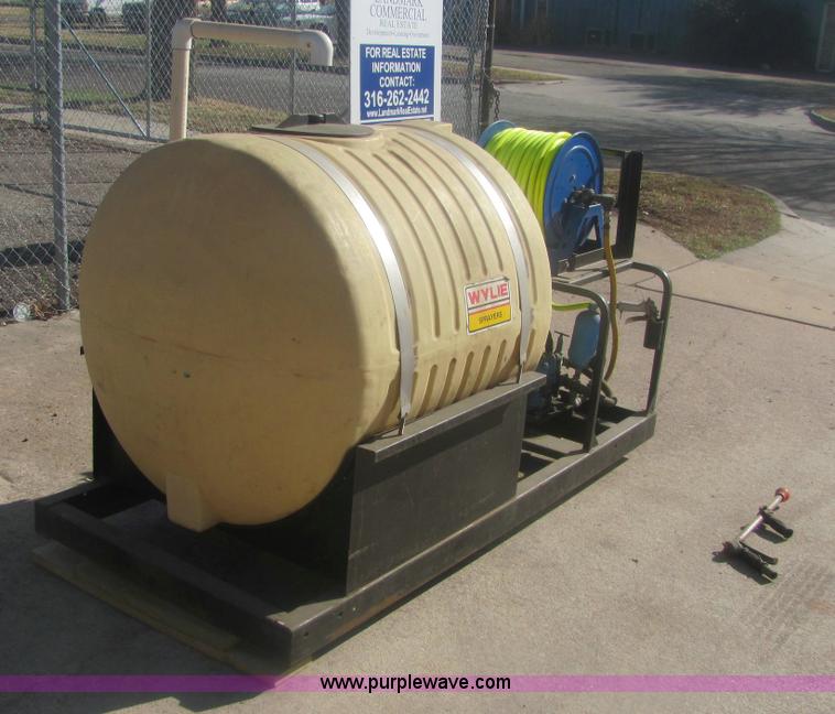 image for item 7014 Wylie portable spray unit