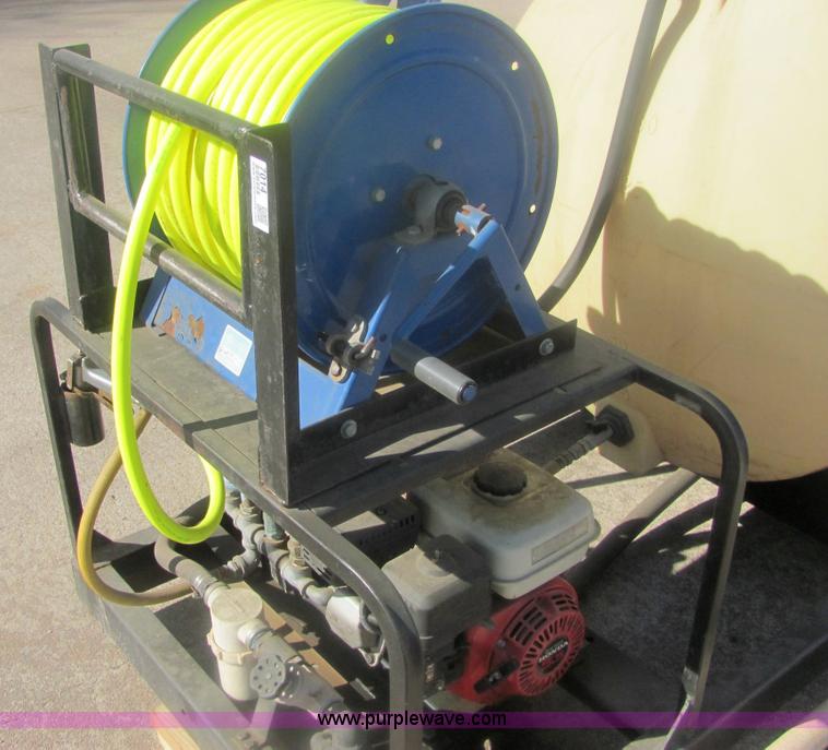 image for item 7014 Wylie portable spray unit