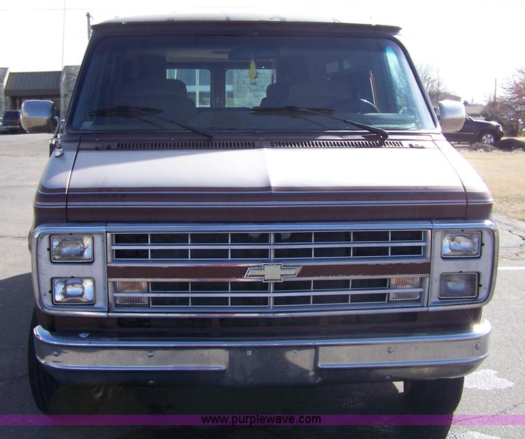 image for item 7309 1989 Chevrolet G20 Mark III Conversion van