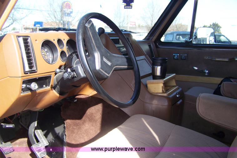 image for item 7309 1989 Chevrolet G20 Mark III Conversion van