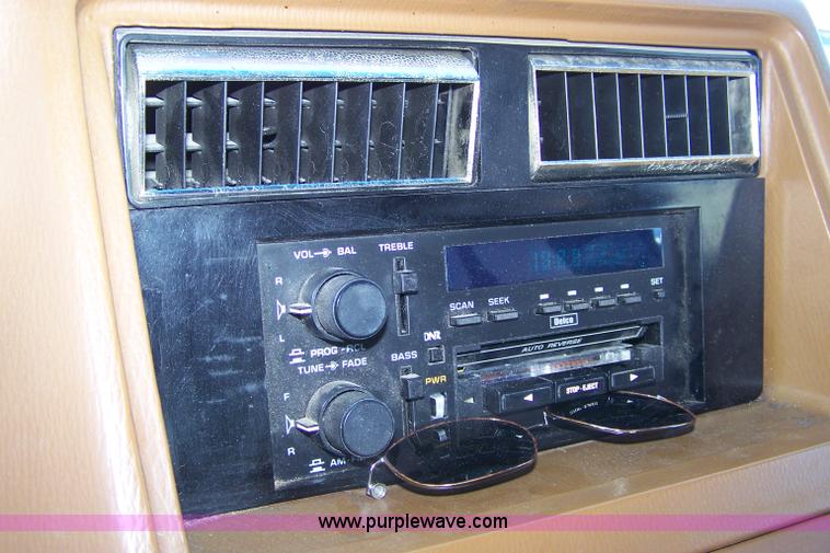 image for item 7309 1989 Chevrolet G20 Mark III Conversion van